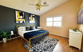 Spacious 4Br Fam Retreat King Bed Wifi And Parking